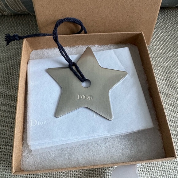 NWOT Dior Pendant Accessories/Hang Tag comes with ribbon, box, tissue wrap - Picture 4 of 5